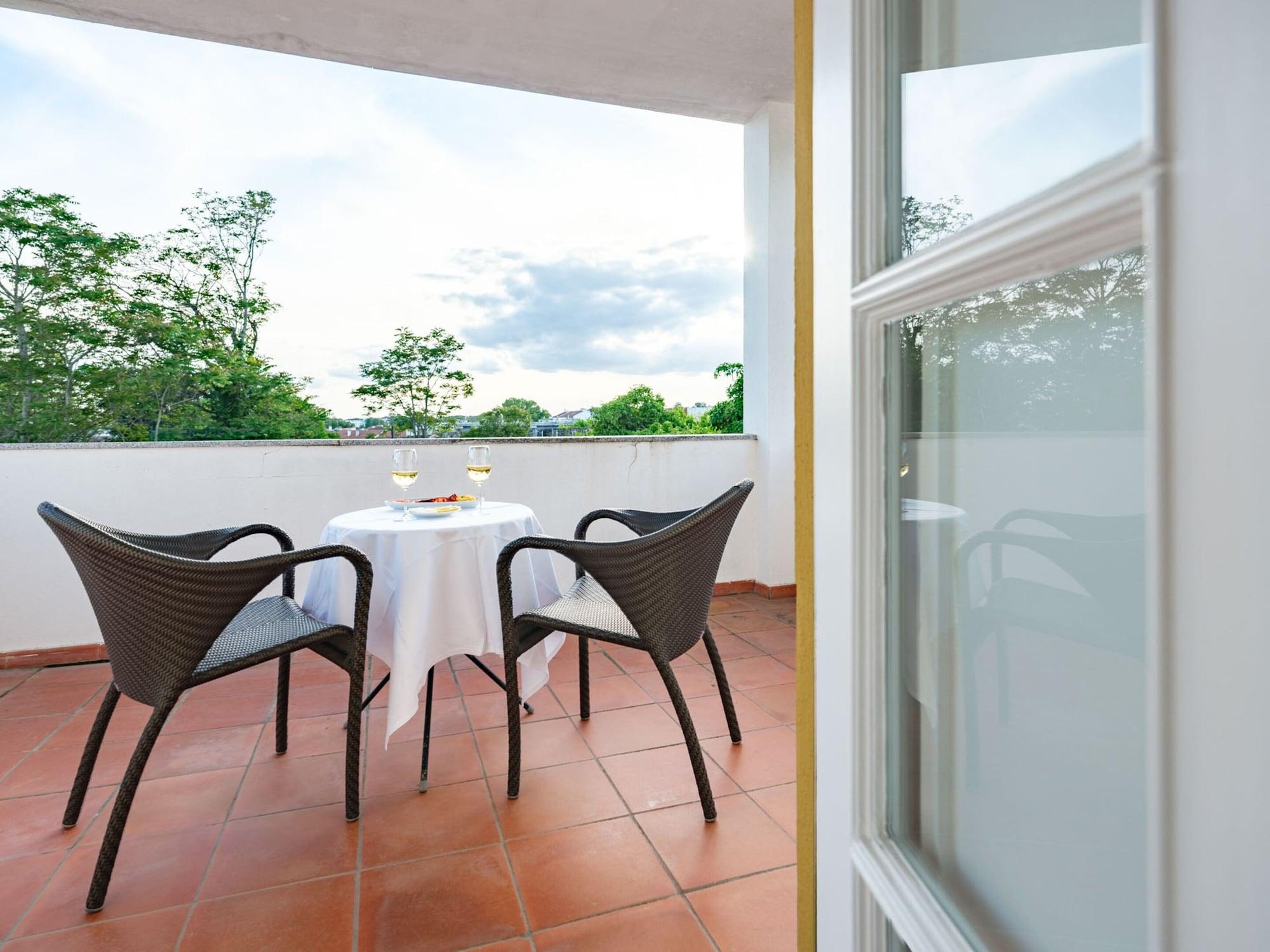 Adc - Albergaria Do Calvario - By Unlock Hotels Evora Bagian luar foto